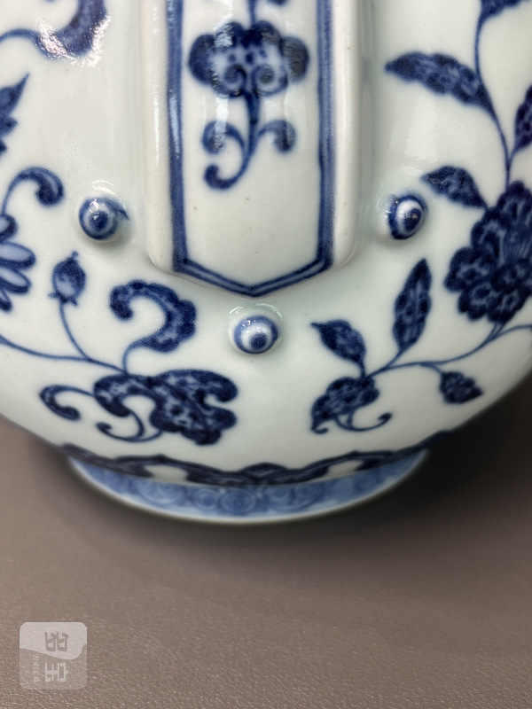 清乾隆 青花开光折枝花果纹执壶 - 图18